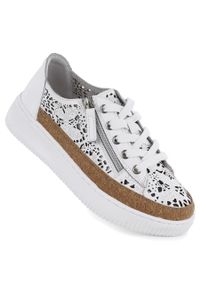 Skórzane półbuty damskie na zamek ażurowe białe Artiker 58C1250. Zapięcie: zamek. Kolor: biały. Materiał: skóra. Wzór: ażurowy #1