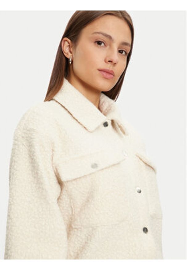 Vero Moda Kurtka przejściowa Kerrymaple 10321467 Beżowy Regular Fit. Kolor: beżowy. Materiał: syntetyk