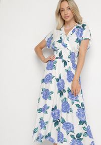 Born2be - Niebiesko-Biała Kopertowa Sukienka z Bawełną w Kwiaty Tdivana. Okazja: na spacer. Typ kołnierza: dekolt w kształcie V. Kolor: niebieski. Materiał: bawełna. Wzór: kwiaty. Sezon: wiosna, lato. Typ sukienki: kopertowe. Styl: elegancki #3