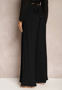 Renee - Czarne Szerokie Spodnie z Plisami High Waist Mirealli. Stan: podwyższony. Kolor: czarny #7