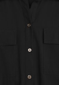 Born2be - Czarny Bawełniano-Wiskozowy Kombinezon Koszulowy Bez Rękawów z Baskinką Marmaya. Okazja: na co dzień. Kolor: czarny. Materiał: wiskoza, bawełna. Długość rękawa: bez rękawów. Styl: casual, klasyczny, elegancki #6