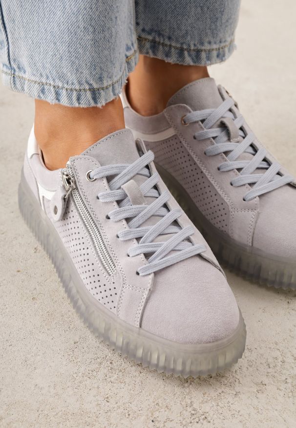 Born2be - Niebieskie Sneakersy z Zamszu z Ozdobnym Suwakiem i Perforacją i Skórzaną Wkładką Sewtena. Okazja: na co dzień. Zapięcie: sznurówki. Kolor: niebieski. Materiał: zamsz, skóra