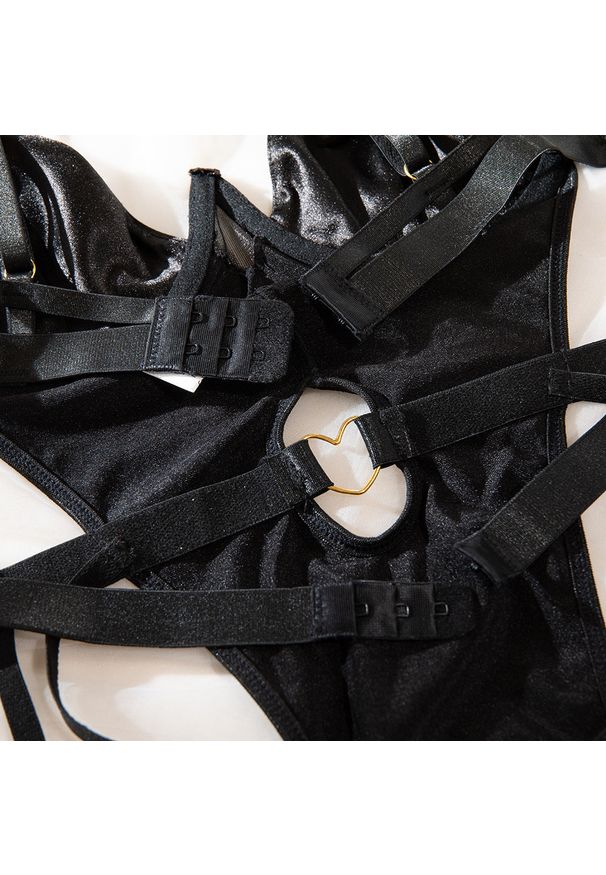 Intica - Body z pasem i wycięciami na wieczorne wyjścia Avellina. Kolor: różowy. Materiał: materiał