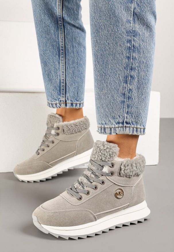 Renee - Szare Sneakersy z Ekozamszu z Futrzaną Wyściółką Etaylla. Okazja: na co dzień. Kolor: szary. Materiał: futro. Sezon: zima, jesień. Obcas: na obcasie
