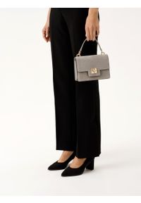 Kazar - Szara torebka z rączką i paskiem. Kolor: szary. Wzór: gładki. Materiał: zamszowe, skórzane. Rozmiar: małe. Styl: casual #8