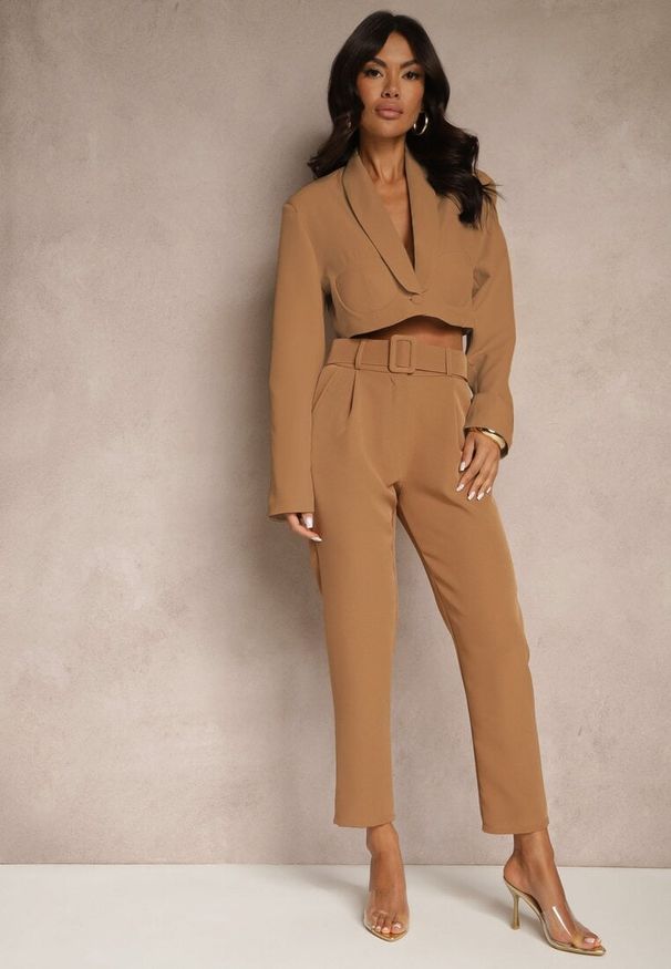 Renee - Brązowe Spodnie z Paskiem Eudeaa. Kolor: brązowy. Materiał: materiał. Długość: długie. Wzór: jednolity. Styl: elegancki
