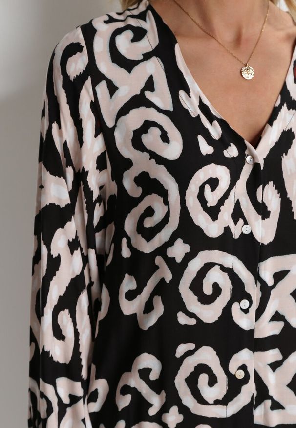 Born2be - Czarna Koszulowa Sukienka Maxi z Guzikami i Rozcięciami po Bokach Okotria. Okazja: na co dzień. Typ kołnierza: dekolt w serek. Kolor: czarny. Długość rękawa: długi rękaw. Typ sukienki: koszulowe. Styl: casual, elegancki. Długość: maxi