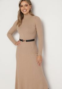 Born2be - Ciemnobeżowa Sukienka Dzianinowa z Domieszką Wełny i Ozdobnym Paskiem Nirisia. Okazja: na co dzień. Kolor: beżowy. Materiał: dzianina, wełna. Długość rękawa: długi rękaw. Typ sukienki: proste. Styl: casual, elegancki #2