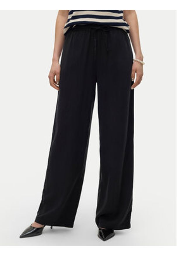 Vero Moda Spodnie materiałowe Bree 10304898 Czarny Loose Fit. Kolor: czarny. Materiał: lyocell