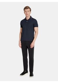 Pako Lorente - PAKO LORENTE - Granatowy t-shirt polo na guziczki. Okazja: na co dzień. Typ kołnierza: polo. Kolor: niebieski, oliwkowy. Materiał: bawełna, poliester. Sezon: jesień. Styl: casual #6