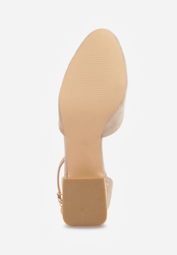 Renee - Ciemnobeżowe Czółenka Vices na Słupku z Wkładką ze Skóry Naturalnej i Metaliczną Ozdobą Velori. Okazja: na spotkanie biznesowe, do pracy. Zapięcie: sprzączka. Kolor: beżowy. Materiał: skóra. Wzór: aplikacja. Obcas: na słupku. Styl: biznesowy, wizytowy. Wysokość obcasa: średni