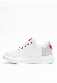 Sneakersy damskie Love Moschino (JA15134G1DIA510B). Kolor: biały. Wzór: kolorowy #3