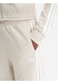 Adidas - adidas Dres Teamsport KB8181 Beżowy Regular Fit. Kolor: beżowy. Materiał: bawełna #5