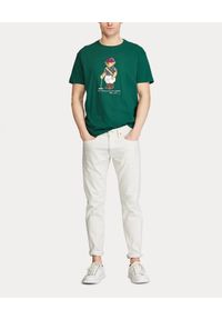 Ralph Lauren - RALPH LAUREN - Zielona koszulka z misiem Custom Fit. Okazja: na co dzień. Typ kołnierza: polo. Kolor: zielony. Materiał: bawełna. Wzór: nadruk. Styl: casual #4