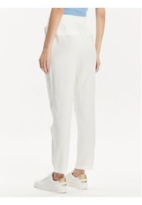 Vero Moda Spodnie materiałowe Jesmilo 10279691 Biały Regular Fit. Kolor: biały. Materiał: len, wiskoza #2