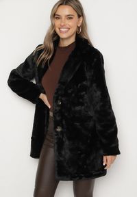 Born2be - Czarny Futerkowy Płaszcz Jednorzędowy z Kieszeniami i Eleganckim Kołnierzem Daienna. Kolor: czarny. Materiał: jeans. Styl: elegancki #4