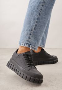 Born2be - Czarne Sneakersy VICES na Grubej Tłoczonej Podeszwie z Perforacją Diomerine. Okazja: na co dzień. Kolor: czarny. Materiał: dzianina, dresówka #5