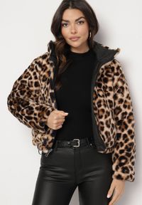Born2be - Czarna Dwustronna Kurtka Puffer z Pikowaniem i Futerkiem w Panterkę Selinnia. Okazja: na co dzień. Kolor: czarny. Materiał: futro. Wzór: motyw zwierzęcy. Styl: sportowy, casual, elegancki #6