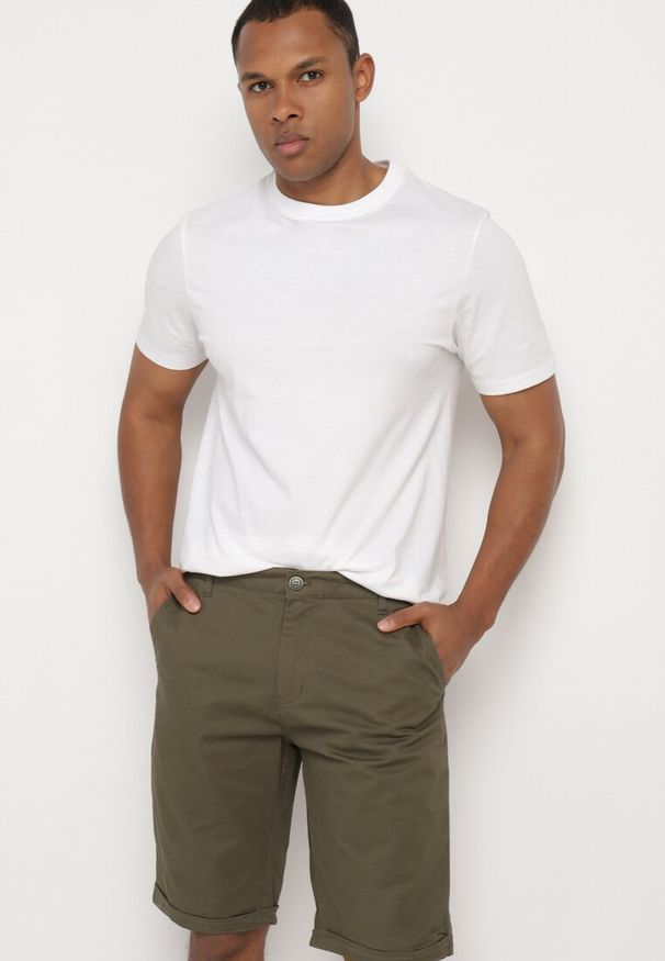 Born2be - Ciemnozielone Szorty z Bawełny Zapinane na Ukryty Zamek Błyskawiczny i Guzik Vinetta. Okazja: na co dzień. Kolor: zielony. Materiał: bawełna. Sezon: lato. Styl: casual