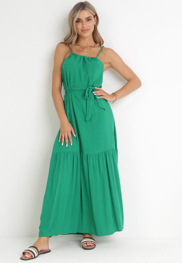 Born2be - Zielona Rozkloszowana Sukienka Maxi na Ramiączkach Awlia. Kolor: zielony. Długość rękawa: na ramiączkach. Sezon: lato. Długość: maxi