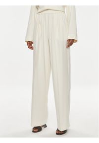 Samsoe & Samsoe - Samsøe Samsøe Spodnie materiałowe Julia F23100048 Écru Relaxed Fit. Materiał: syntetyk