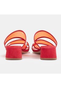 Marco Shoes Klapki damskie z półprzeźroczystymi paskami czerwone. Kolor: czerwony #5
