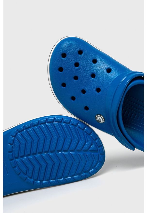 Crocs - Klapki. Kolor: niebieski. Materiał: materiał. Wzór: gładki