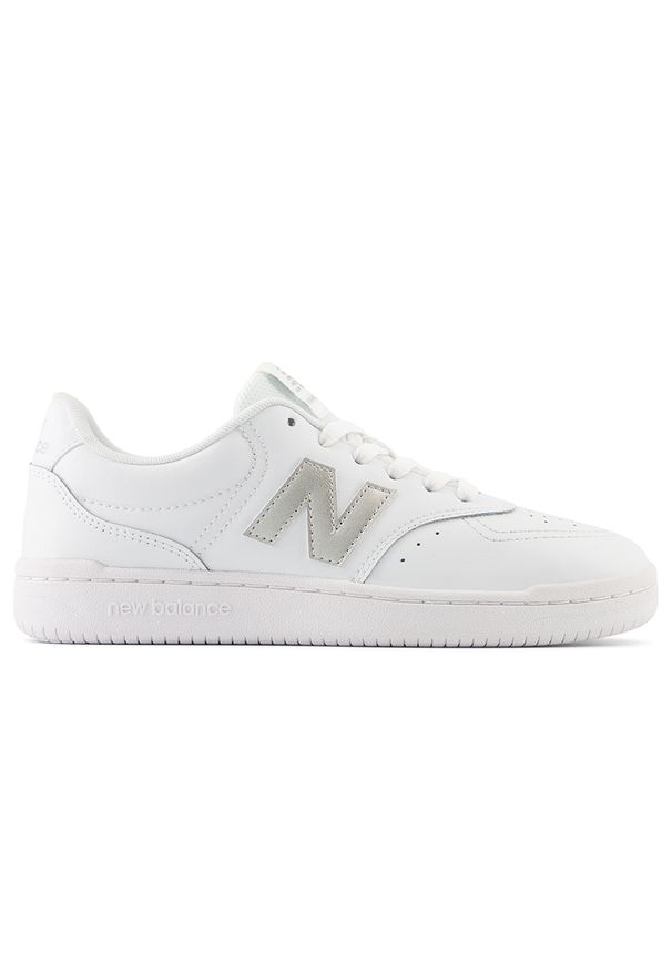 Buty damskie New Balance BBW80WMS – białe. Okazja: na co dzień. Kolor: biały. Materiał: skóra, syntetyk, materiał, guma. Szerokość cholewki: normalna. Sport: koszykówka, turystyka piesza