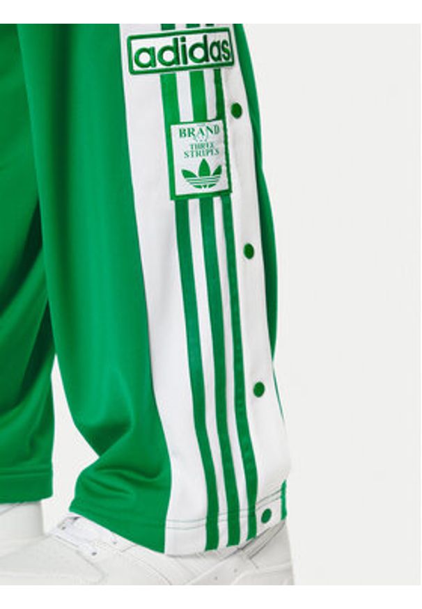 Adidas - adidas Spodnie dresowe Adibreak JP3762 Zielony Regular Fit. Kolor: zielony. Materiał: syntetyk