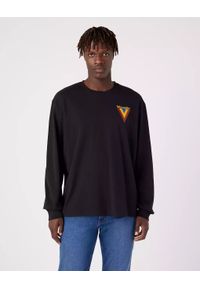 Wrangler - WRANGLER CHEST LOGO TEE MĘSKI LONGSLEEVE KOSZULKA Z DŁUGIM RĘKAWEM BLACK W7BKEE100. Długość rękawa: długi rękaw. Długość: długie