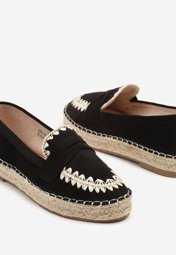 Born2be - Czarne Espadryle na Plecionej Podeszwie Zdobione Haftem Emlexia. Okazja: na co dzień. Kolor: czarny. Materiał: jeans. Wzór: aplikacja, haft. Obcas: na obcasie. Styl: boho, casual. Wysokość obcasa: niski