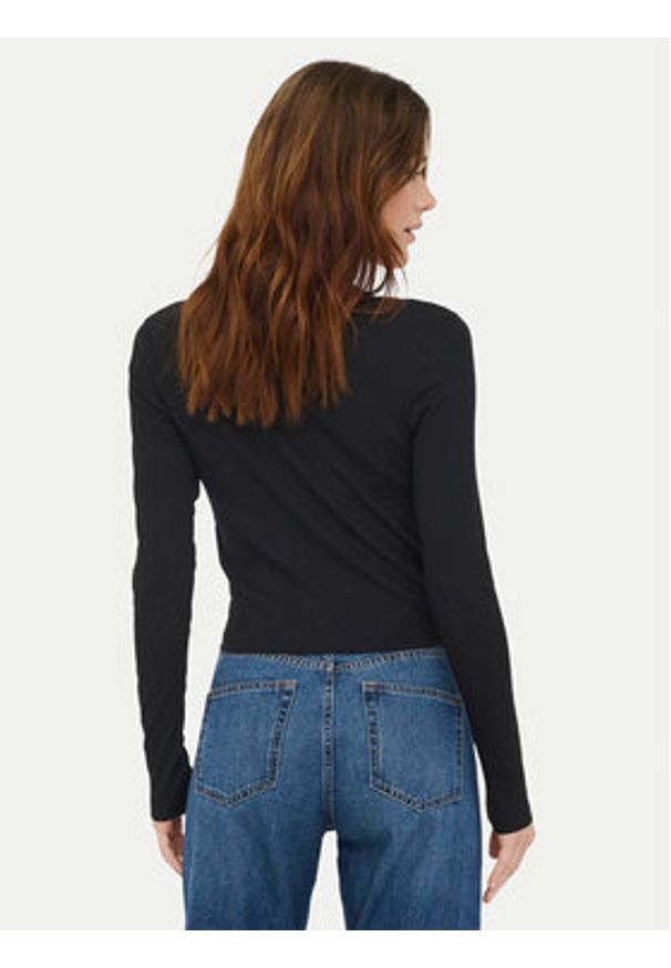 only - ONLY Bluzka Betty 15365756 Czarny Standard Fit. Kolor: czarny. Materiał: bawełna