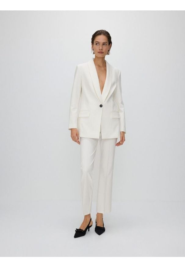 Reserved - Spodnie w kant - biały. Kolor: biały. Materiał: wiskoza, tkanina