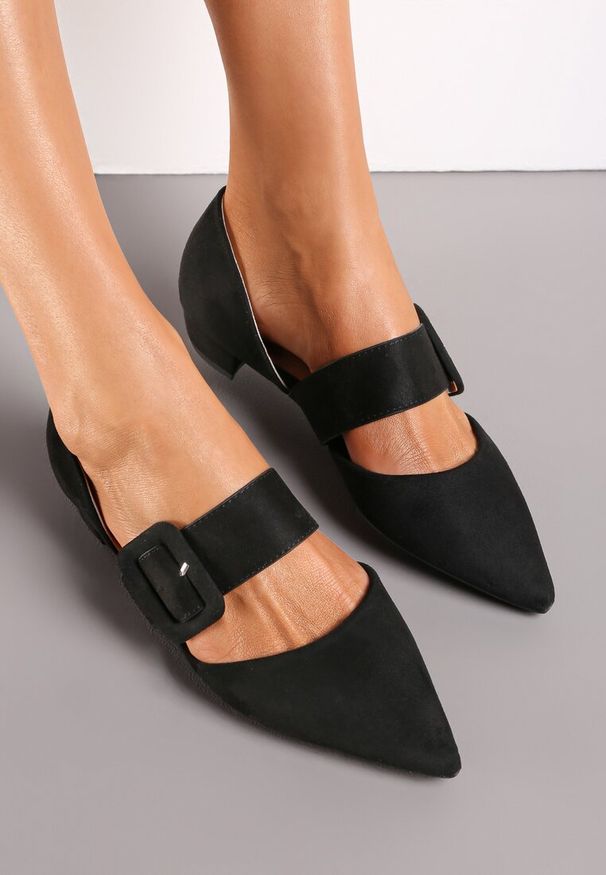 Renee - Czarne Balerinki z Paskiem z Klamerką i Szpiczastym Noskiem Neondra. Nosek buta: szpiczasty. Zapięcie: pasek. Kolor: czarny. Styl: elegancki