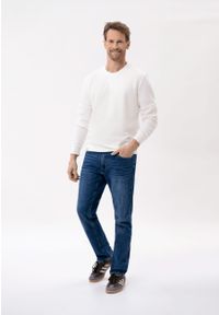 Volcano - Bluza ze strukturą B-TERRY. Okazja: na co dzień. Kolor: kremowy. Materiał: bawełna, włókno, materiał. Wzór: haft, gładki, ze splotem. Styl: klasyczny, casual #1