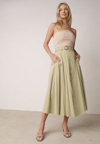 Born2be - Zielona Spódnica Rozkloszowana z Bawełną i Paskiem oraz Kieszniami Jorlea. Okazja: na co dzień. Kolor: zielony. Materiał: bawełna. Sezon: lato. Styl: casual, elegancki, boho, klasyczny #1