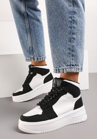 Renee - Biało-Czarne Sneakersy za Kostkę z Platformą i Sznurowaniem Aldera. Okazja: na co dzień. Wysokość cholewki: za kostkę. Kolor: biały. Materiał: jeans. Obcas: na platformie