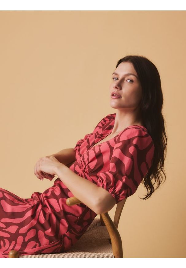 Reserved - Wzorzysta sukienka - wielobarwny. Materiał: bawełna, tkanina. Typ sukienki: proste