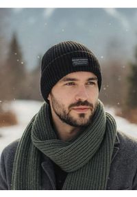 Sinsay - Prążkowana czapka beanie - czarny. Kolor: czarny. Materiał: prążkowany