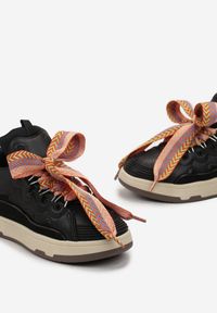 Renee - Czarne Sneakersy z Dekoracyjnym Sznurowaniem i Wstawką na Języku Cristen. Kolor: czarny #3