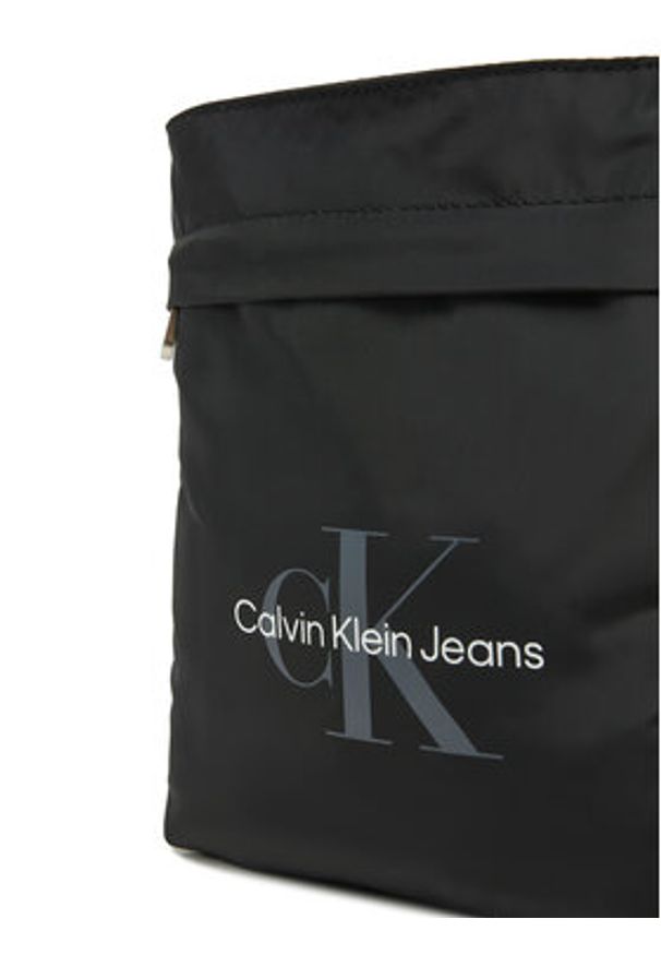 Calvin Klein Jeans Saszetka Sport Essentials Flatpack 18 LV04G3030G Czarny. Kolor: czarny. Materiał: materiał