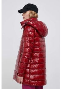 TOMMY HILFIGER - Tommy Hilfiger Kurtka damska kolor czerwony zimowa. Kolor: czerwony. Sezon: zima #3