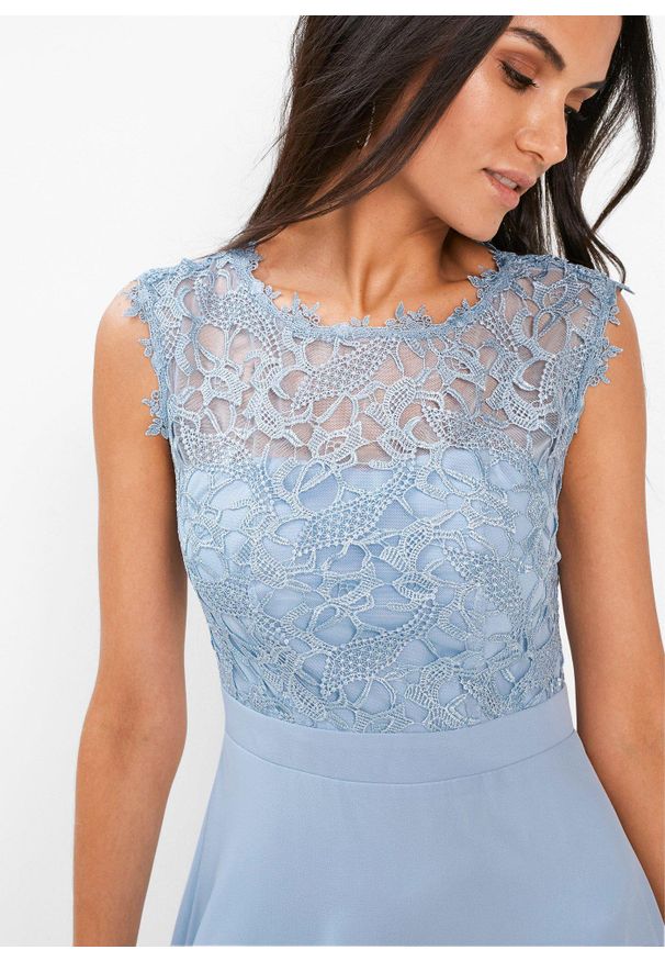 bonprix - Długa sukienka z koronką. Kolor: niebieski. Materiał: koronka. Wzór: koronka. Styl: elegancki, wizytowy. Długość: maxi