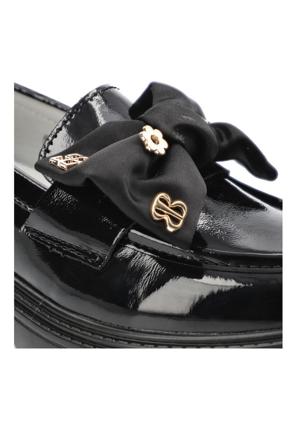 Czarne Półbuty Artiker Stylowe Obuwie Damskie. Kolor: czarny. Materiał: materiał. Styl: elegancki