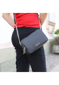 Big Star Accessories - Torebka damska Big Star, materiał syntetyczny z regulowanym paskiem na metalowym łańcuchu oraz komorą główną zamykaną na zamek, czarna, II574083. Kolor: czarny. Materiał: skórzane. Styl: elegancki, casual. Rodzaj torebki: na ramię #6