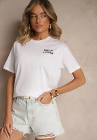 Renee - Biało-Różowy T-shirt z Bawełny Ozdobiony Nadrukiem Adneria. Okazja: na co dzień. Kolor: biały. Materiał: bawełna. Wzór: aplikacja, nadruk. Styl: casual #4