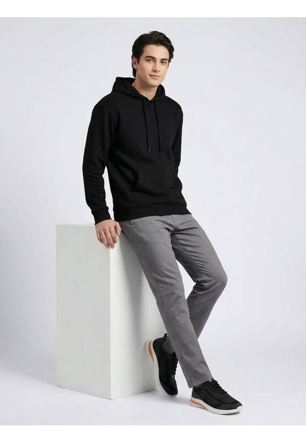 Sinsay - Bluza hoodie basic - czarny. Kolor: czarny