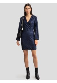 Big-Star - Sukienka damska mini cekinowa granatowa Loreta 403. Okazja: na imprezę. Kolor: niebieski. Wzór: aplikacja. Typ sukienki: kopertowe, dopasowane. Styl: wizytowy, elegancki. Długość: mini #1