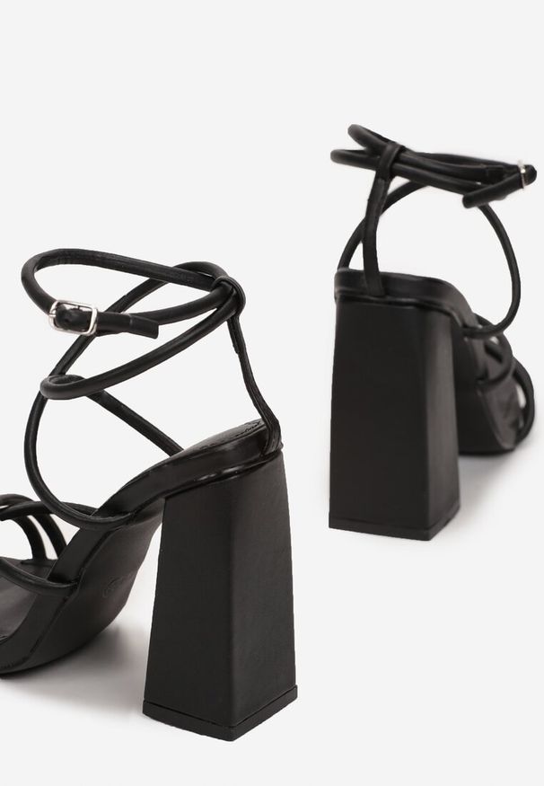 Born2be - Czarne Sandały Geniviane. Zapięcie: klamry. Kolor: czarny. Obcas: na obcasie. Wysokość obcasa: wysoki