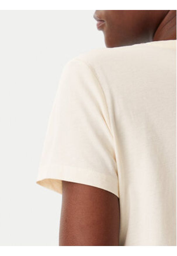 Mustang T-Shirt Alma 1016148 Beżowy Regular Fit. Kolor: beżowy. Materiał: bawełna